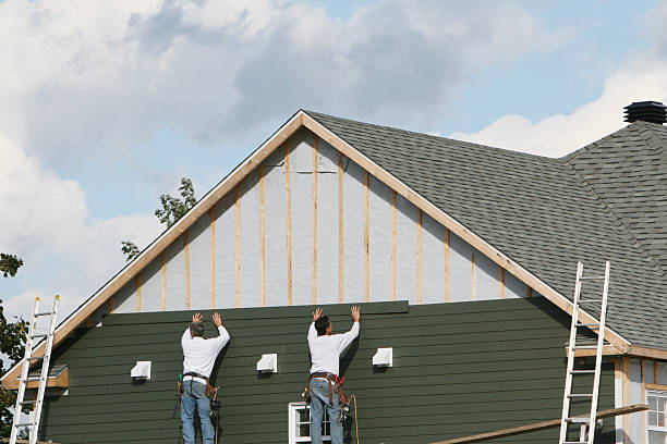 Professional Siding Installation technician working in Manquin, VA